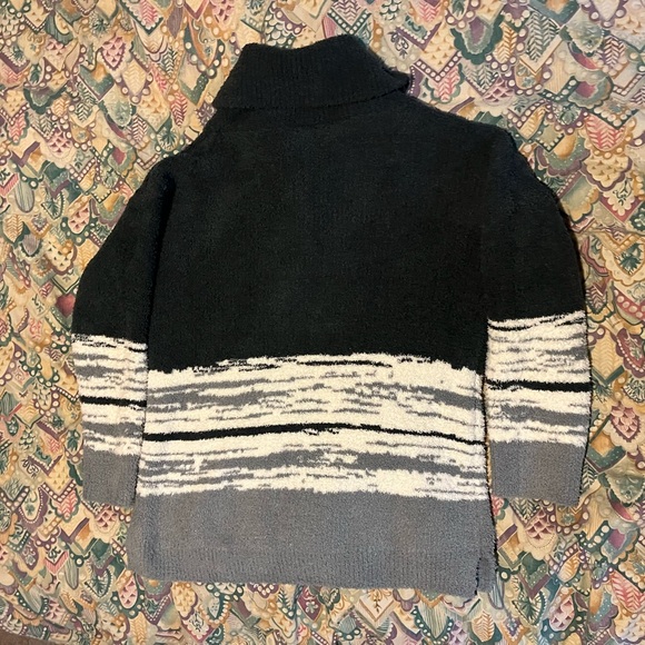 Barefoot Dreams CozyChic Pullover Sweater - Picture 4 of 5